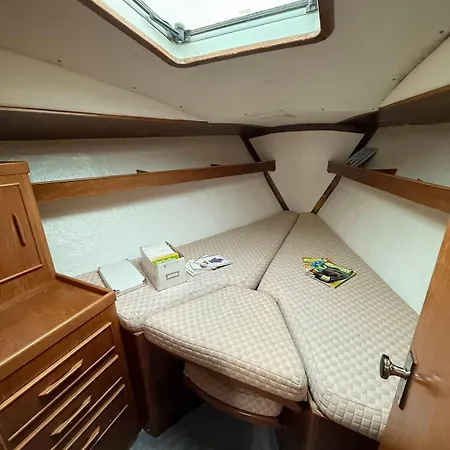 Fully Equipped Sailing Boat & Exploring Zodiac Ньон