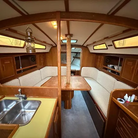 Fully Equipped Sailing Boat & Exploring Zodiac * Ньон