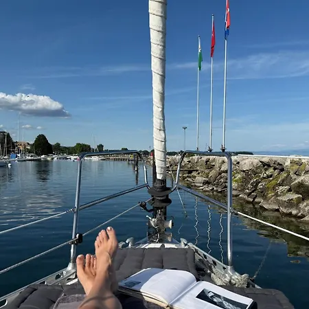 Fully Equipped Sailing Boat & Exploring Zodiac Ботель Ньон